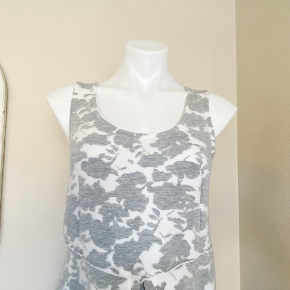 Anthropologie | Womens Akemi + Kim Gray Floral Print Fit and Flare Top | Size: - Picture 2 of 9